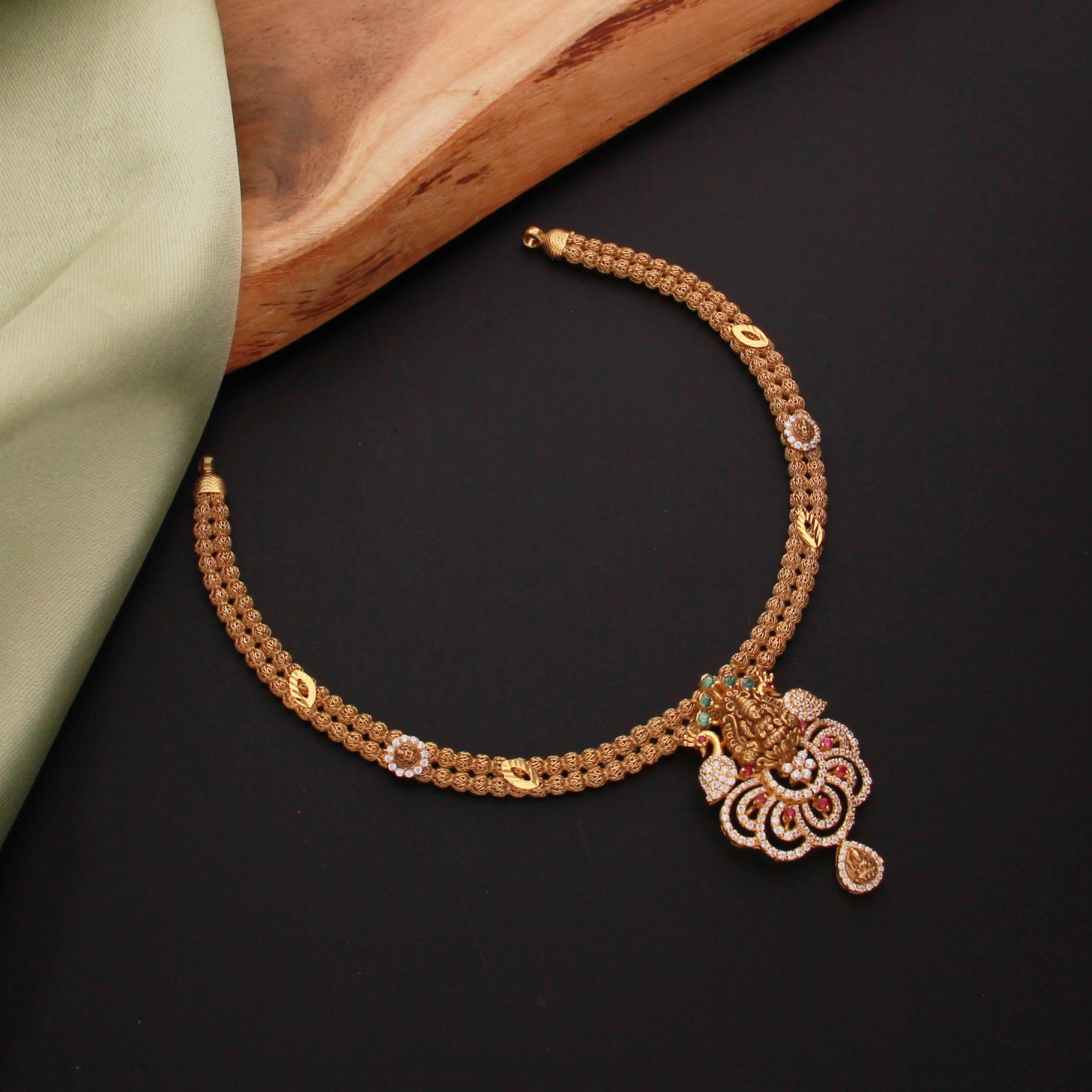 FANCY STONE NECKLACE